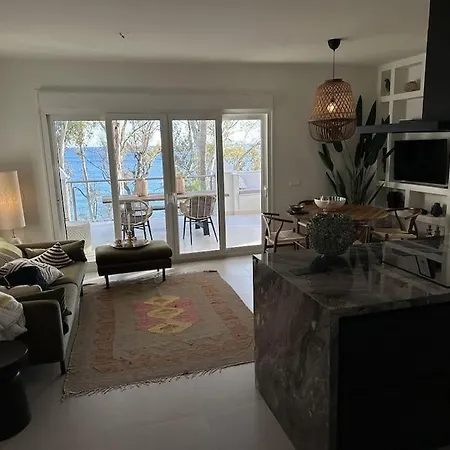 Renovated Aranja: With Big Balcony And Sea View Apartment