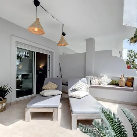 Renovated Aranja: With Big Balcony And Sea View Apartment *