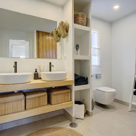 Renovated Aranja: With Big Balcony And Sea View * Estepona